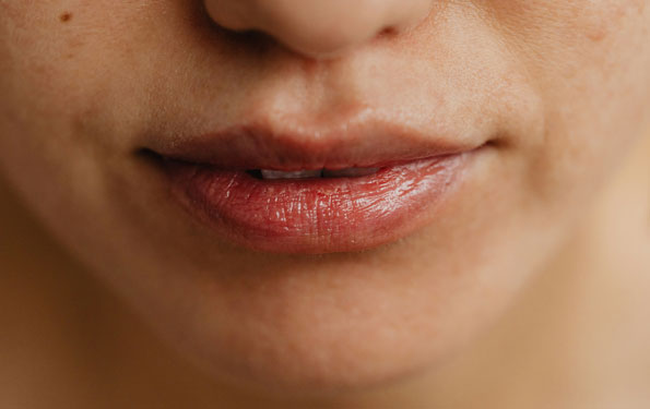 Amazin U - Lip Dehydration & Volume Loss What Causes