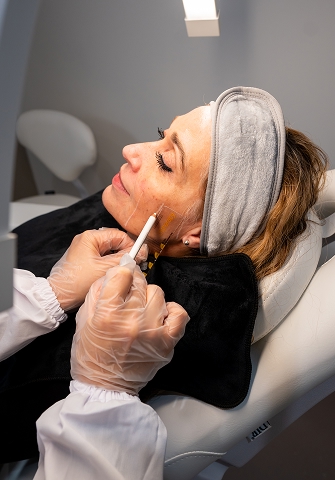 Amazin U - Consult Face close