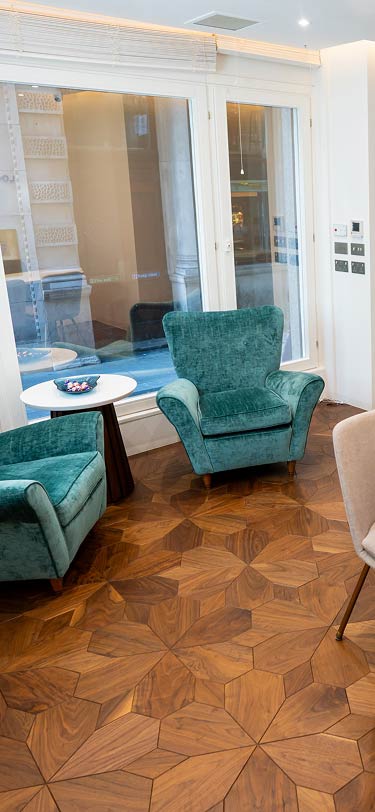 Amazin U - Sitting Room